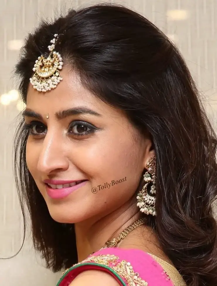 Indian TV Girl Varshini Sounderajan Beautiful Jewelry Face Closeup